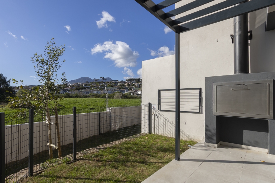 To Let 2 Bedroom Property for Rent in Mzuri Estate Western Cape